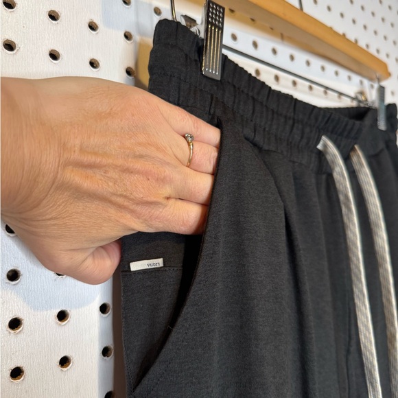 Vuori | Ponto Performance Pant 30", Men's DreamKnit Pants Sz. M - Picture 3 of 10